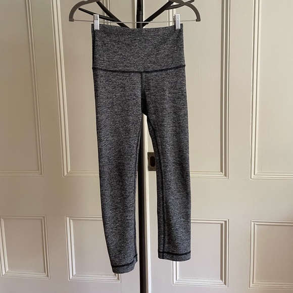 Lululemon Wunder Under High Rise Leggings 7/8. Size 4. Dark Heather Gray Luon. - Picture 2 of 7